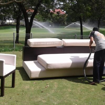Jasa Cuci Sofa Surabaya